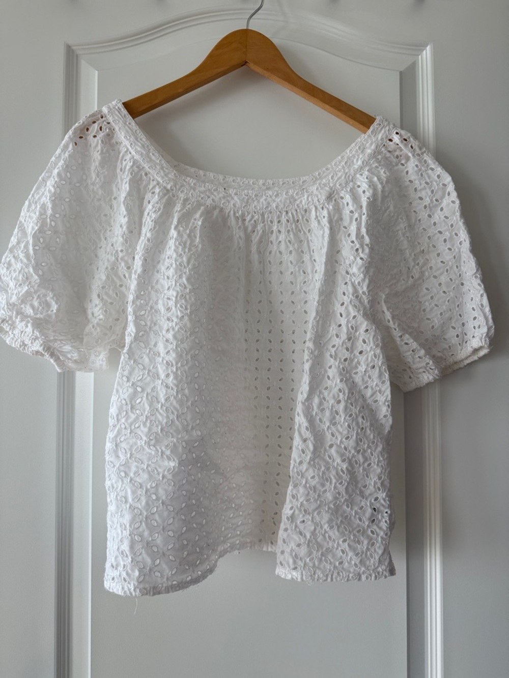 GAP White Eyelet Off-Shoulder Blouse